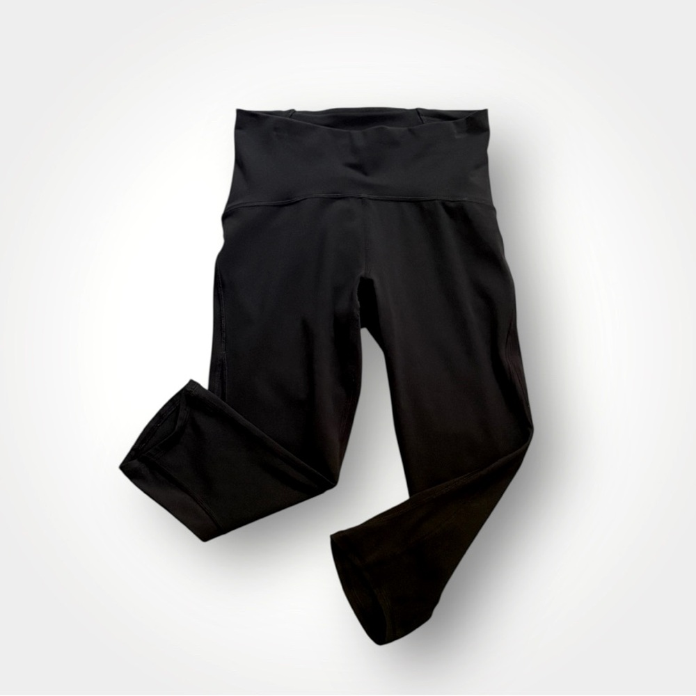 Women’s Lululemon Cropped Black Leggings! Size 4!